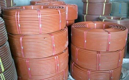 提升工程安全：聚乙烯(RPE)阻燃果洛穿线管在现代建筑中的应用